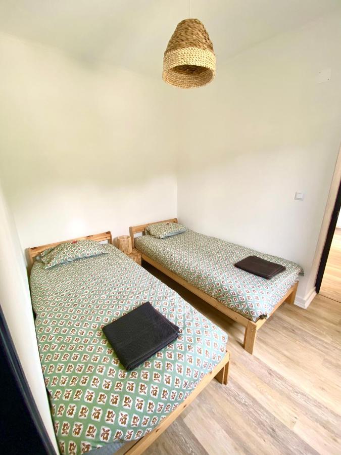 Pine & Apple Sintra Beach House Colares Exteriör bild